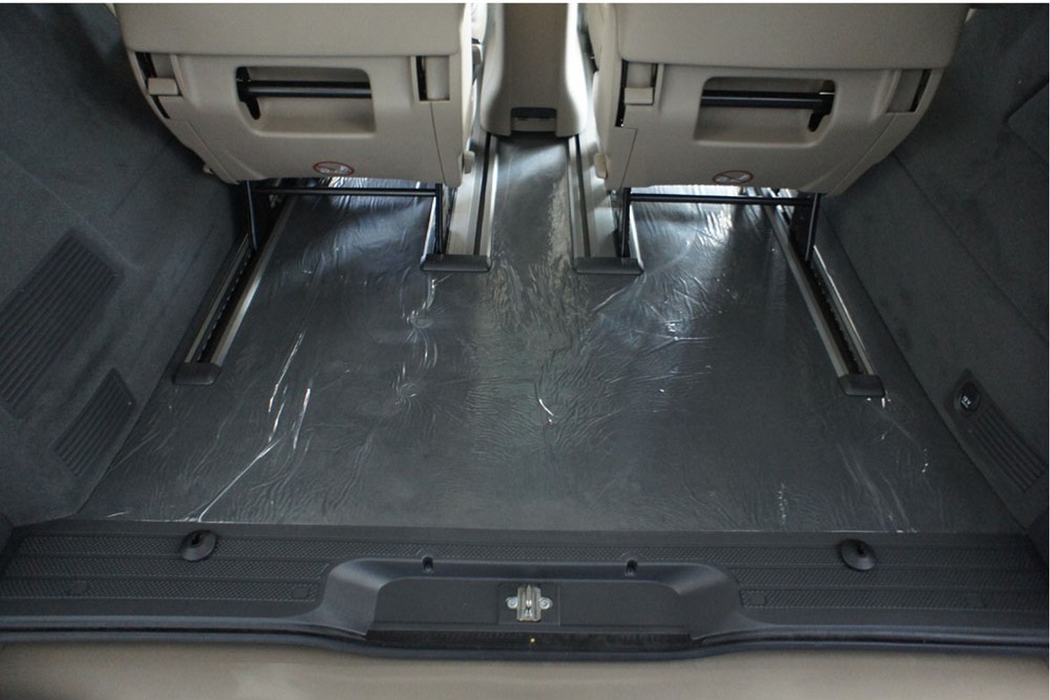 Boot mat suitable for Mercedes-Benz Viano (W639) 2003-2014 Cool Liner anti slip PE/TPE rubber (MB6VITM-C) (2) Boot mat suitable for Mercedes-Benz Viano (W639) 2003-2014 Cool Liner anti slip PE/TPE rubber (MB6VITM-C) (2)