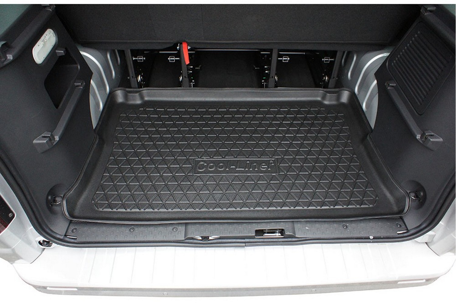 Boot mat suitable for Nissan NV300 - Primastar II 2016-present Cool Liner anti slip PE/TPE rubber (NIS3NVTM-C) (2) Boot mat suitable for Nissan NV300 - Primastar II 2016-present Cool Liner anti slip PE/TPE rubber (NIS3NVTM-C) (2)