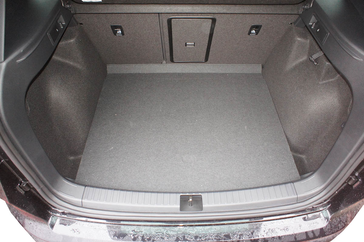 Gummi-Kofferraumwanne passend für Seat Ateca ab 2016 (mit hohem Boden)