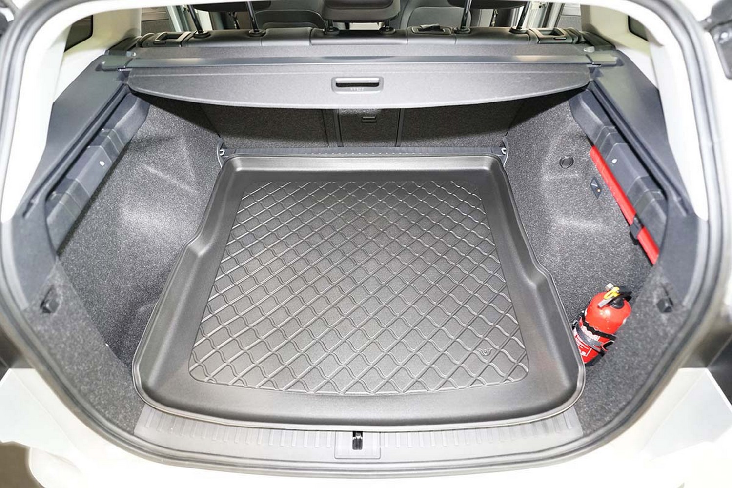 Boot mat suitable for Skoda Enyaq iV 2020-present Guardliner anti slip PE/TPE rubber (SKO1ENTM-G) (2) Boot mat suitable for Skoda Enyaq iV 2020-present Guardliner anti slip PE/TPE rubber (SKO1ENTM-G) (2)