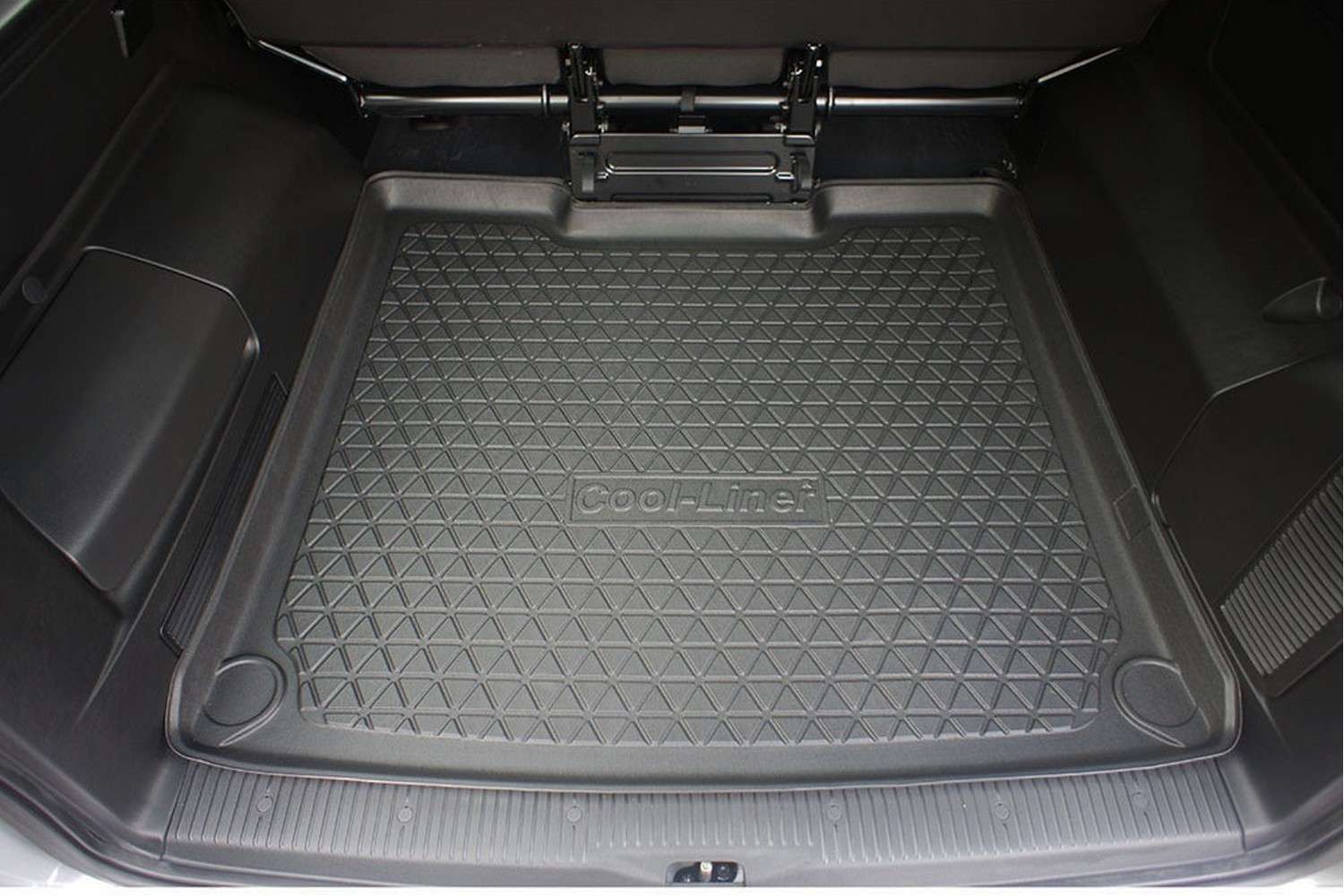 Boot mat suitable for Volkswagen Transporter T6 2015-present Cool Liner anti slip PE/TPE rubber (VW1T6TM-C) (2) Boot mat suitable for Volkswagen Transporter T6 2015-present Cool Liner anti slip PE/TPE rubber (VW1T6TM-C) (2)
